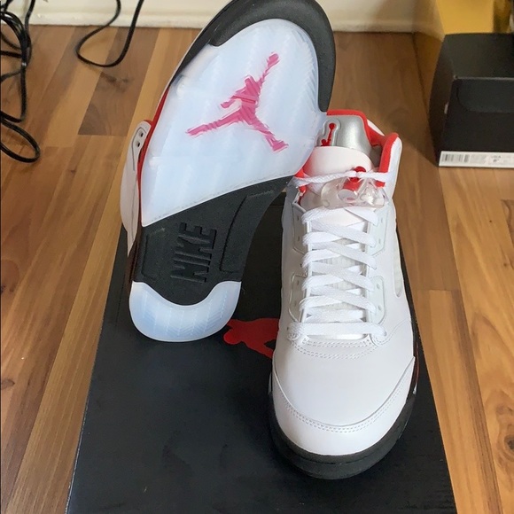 🚨SOLD🚨Jordan 5 Fire Red Retro - Picture 5 of 5